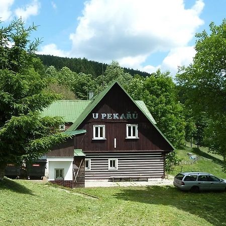 Horska Chata U Pekaru Pec pod Snezkou Luaran gambar
