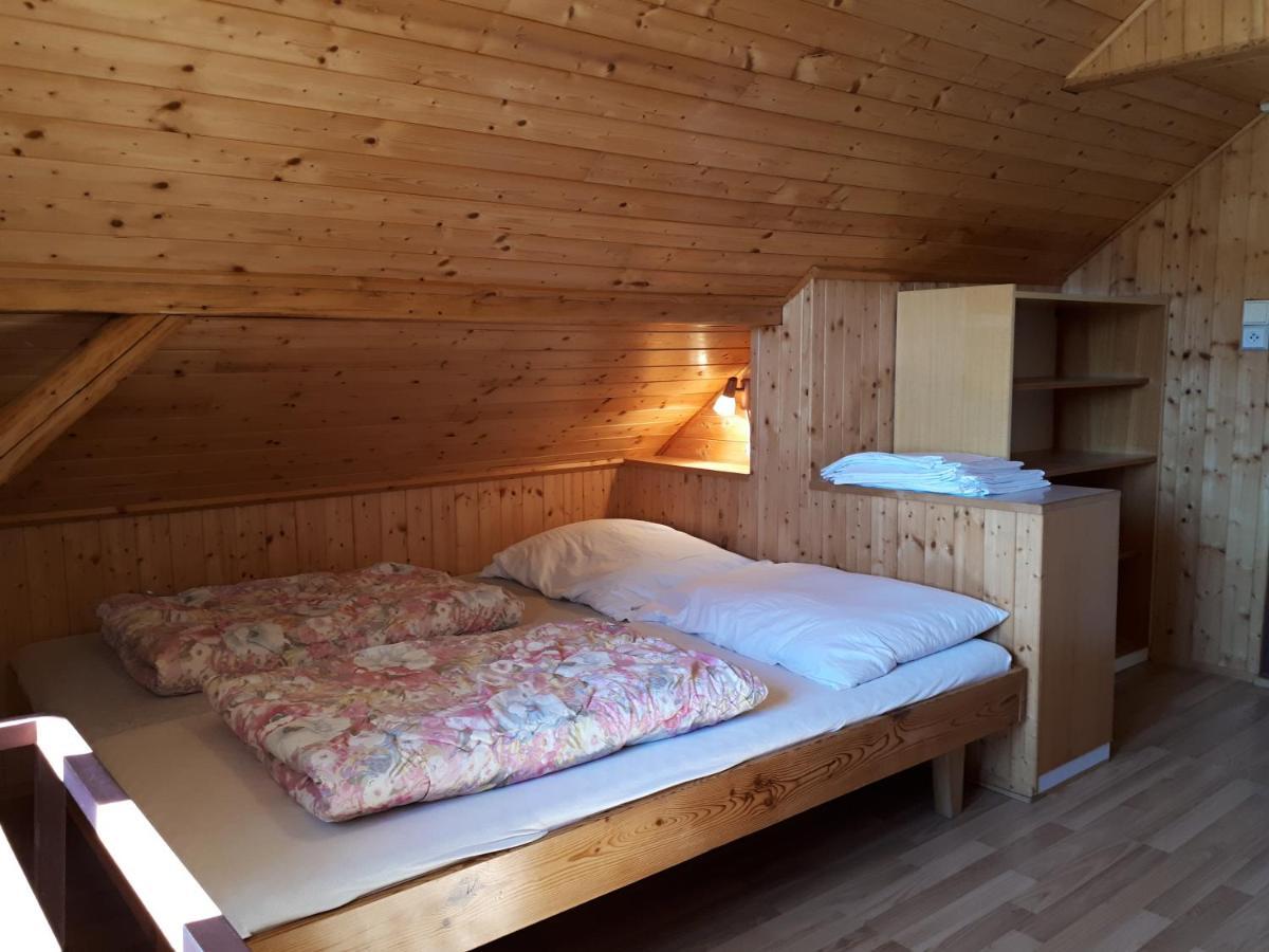 Horska Chata U Pekaru Pec pod Snezkou Luaran gambar