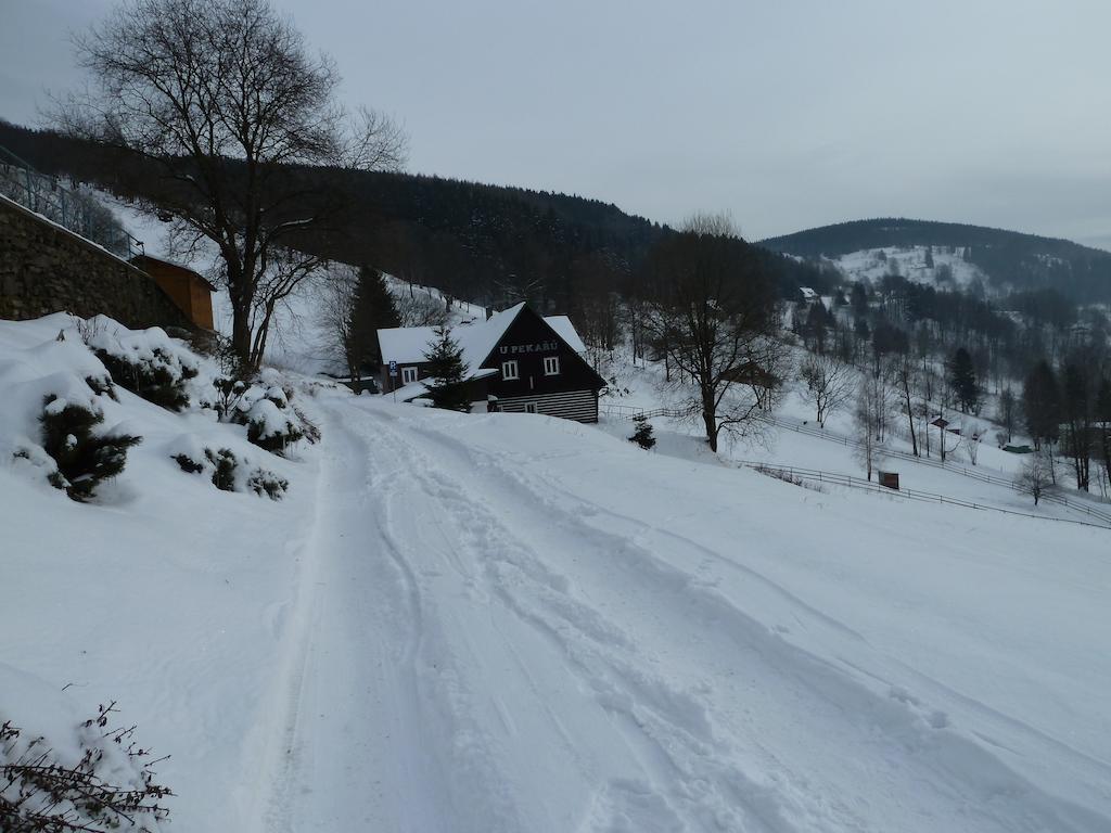 Horska Chata U Pekaru Pec pod Snezkou Luaran gambar