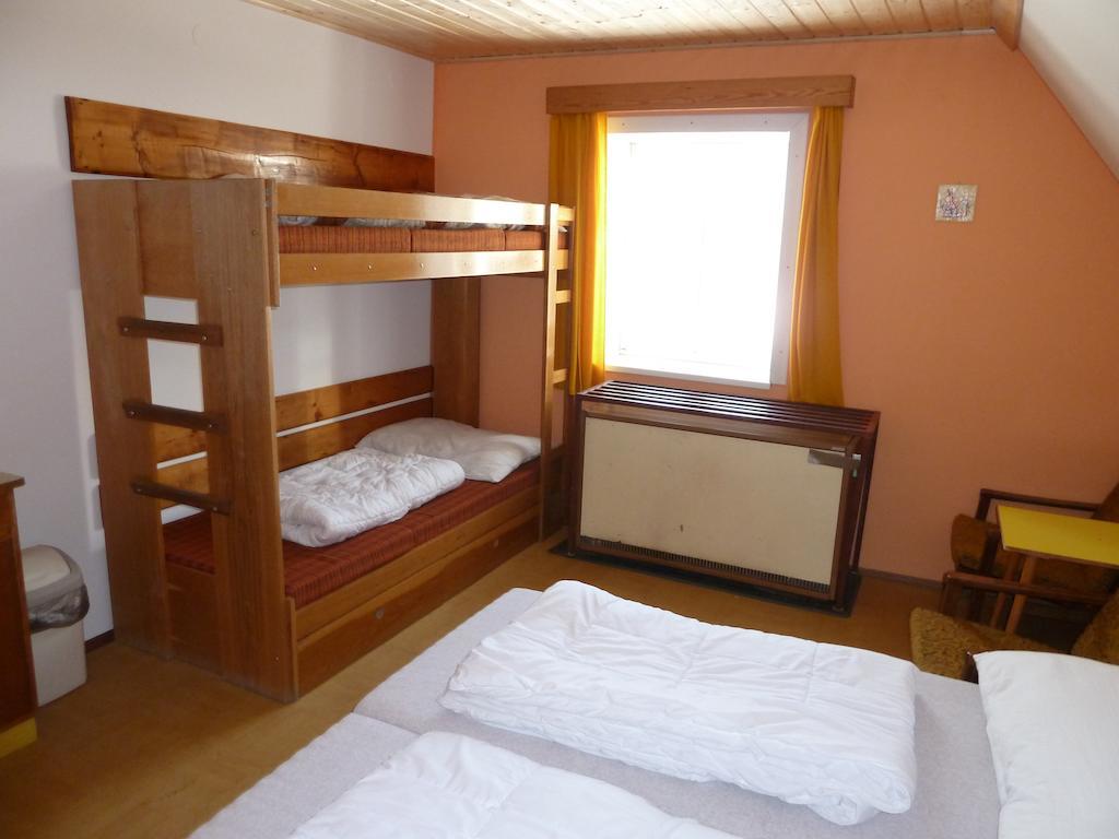 Horska Chata U Pekaru Pec pod Snezkou Bilik gambar