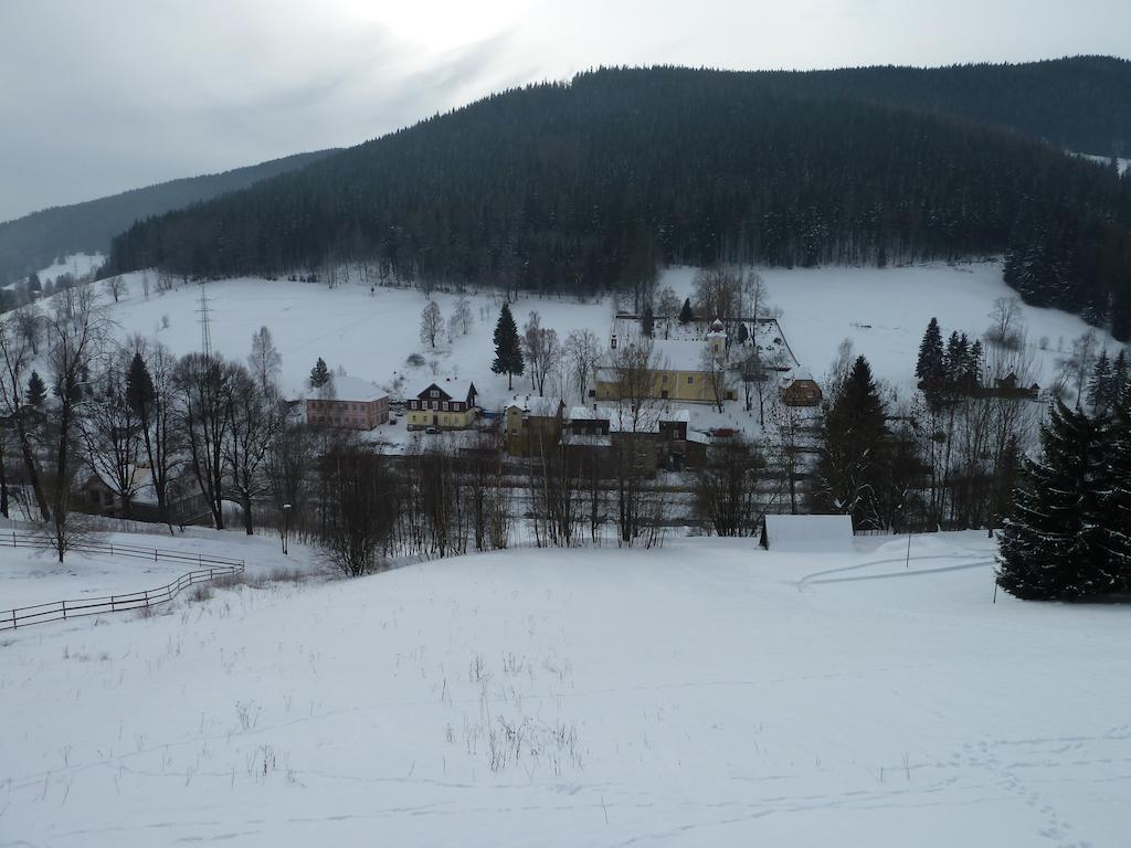 Horska Chata U Pekaru Pec pod Snezkou Luaran gambar